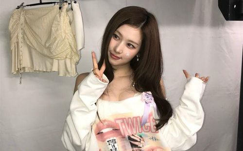 Sana cũng nhìn lại chặng đường hoạt động cùng TWICE.