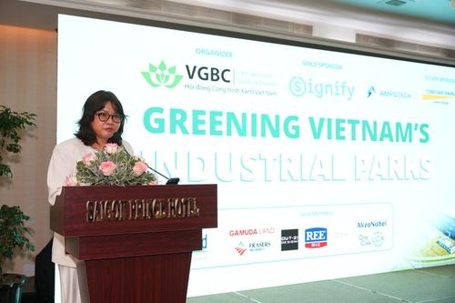 Bà Phan Thu Hằng, Chủ tịch VGBC chia sẻ tại hội thảo. Ảnh: Thu Hương.