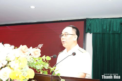Đại biểu phát biểu tham luận tại hội nghị.