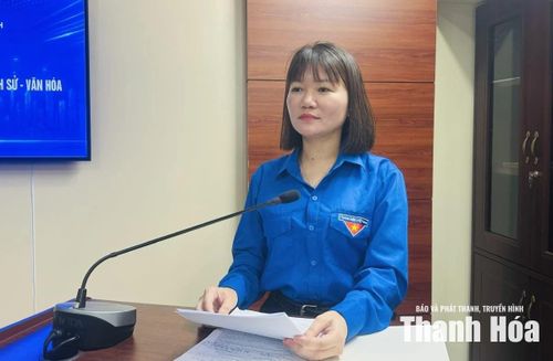 Bí thư Đoàn phường Hạc Thành phát biểu tại hội nghị.