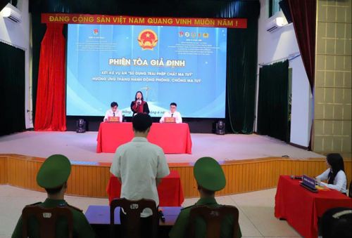 Các đơn vị phối hợp tổ chức chương trình “Phiên tòa giả định tuyên truyền pháp luật năm 2026”, góp phần đổi mới công tác tuyên truyền, phổ biến, giáo dục pháp luật trong thanh thiếu niên. Ảnh: ĐVCC