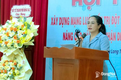 Giám đốc Sở Y tế Đồng Nai Đỗ Thị Nguyên phát biểu tại hội thảo. Ảnh: Hoàn Lê