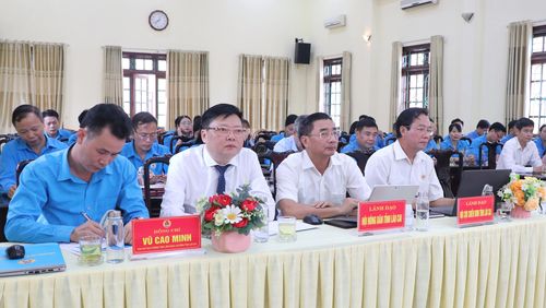 Các đại biểu tham dự hội nghị.