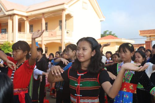 Giảm nghèo bền vững tạo điều kiện để con em đồng bào DTTS được học tập, rèn luyện trong môi trường tốt hơn, mở ra nhiều cơ hội phát triển trong tương lai