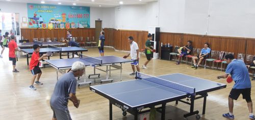 Bóng bàn là môn thể thao phù hợp với mọi lứa tuổi