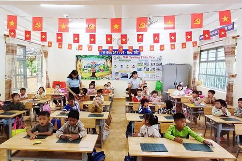Các lớp dạy tiếng Việt được tổ chức theo phương châm "Học mà chơi - Chơi mà học"