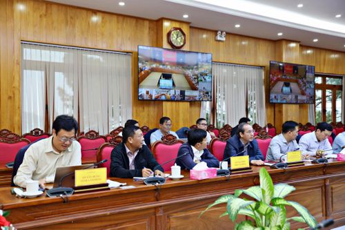 Lãnh đạo các sở, ngành Lâm Đồng tham dự hội nghị trực tuyến