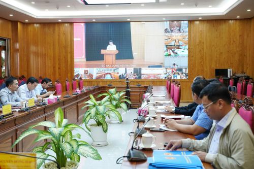 Các dại biểu tham dự hội nghị tại điểm cầu UBND tỉnh Lâm Đồng
