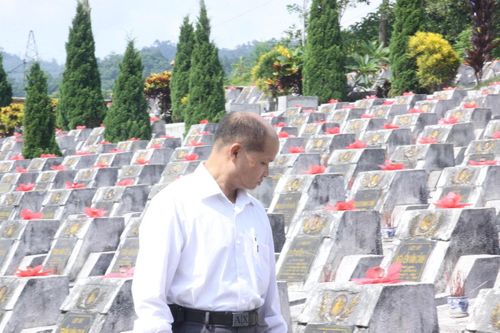 Mỗi lần tiếp cận được một nhân chứng cũng đồng nghĩa với việc chạy đua với ký ức đang dần phai nhạt theo năm tháng.