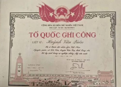 Bằng Tổ quốc Ghi công của Liệt sĩ Huỳnh Văn Quên.