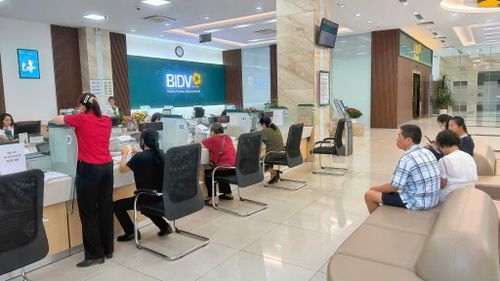 Người dân cần lựa chọn các tổ chức tín dụng hợp pháp, uy tín khi có nhu cầu vay vốn.