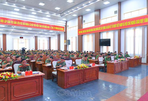 Đại biểu tham dự hội nghị.