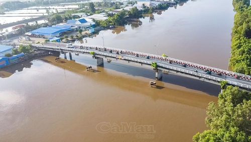 Hạ tầng giao thông nông thôn trên địa bàn xã Định Thành được đầu tư ngày càng đồng bộ, thúc đẩy kinh tế phát triển.