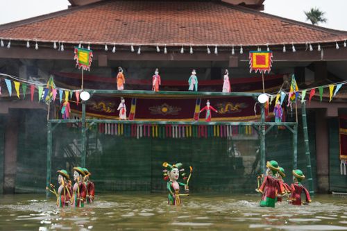 Thành phố hỗ trợ kinh phí tổ chức biểu diễn 15 buổi diễn/năm với mức kinh phí là 100 triệu đồng/buổi diễn đối với các loại hình múa rối nước, chèo, tuồng, cải lương. Ảnh: Khánh Huy