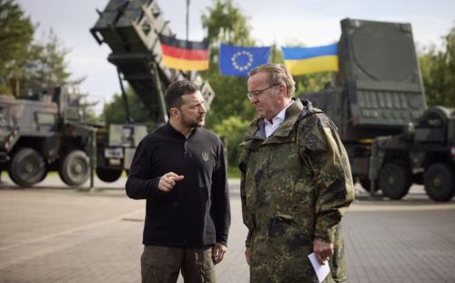 Tuy nhiên, hiệu quả của Patriot tại Ukraine được cho là đang suy giảm do tình trạng thiếu tên lửa đánh chặn, trong khi nhiều khẩu đội đã bị Nga tập kích và phá hủy.
