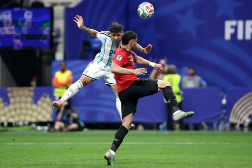 Enzo Fernandez của Argentina ghi bàn thắng thứ ba cho đội tuyển. Nguồn: Reuters.