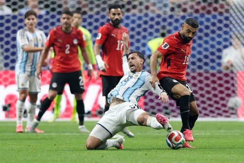  Paredes chơi nỗ lực trước Ai Cập. Ảnh: Reuters. 
