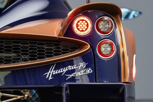 Giới đam mê tốc độ có thể trực tiếp chiêm ngưỡng siêu xe Pagani Huayra 70 Derecho tại sự kiện Goodwood Festival of Speed 2026, bên cạnh Zonda F Roadster, Utopia Roadster, Huayra Codalunga Speedster và Huayra R Tempesta. 