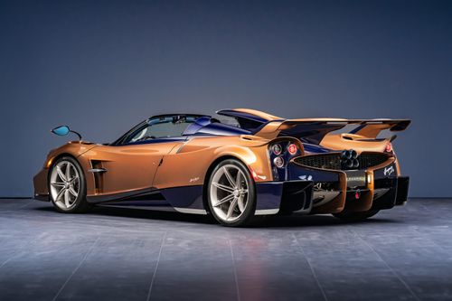  Đây là siêu phẩm thứ hai trong bộ ba Pagani Huayra 70 được chế tạo nhằm kỷ niệm sinh nhật lần thứ 70 của nhà sáng lập thương hiệu, ông Horacio Pagani. 
