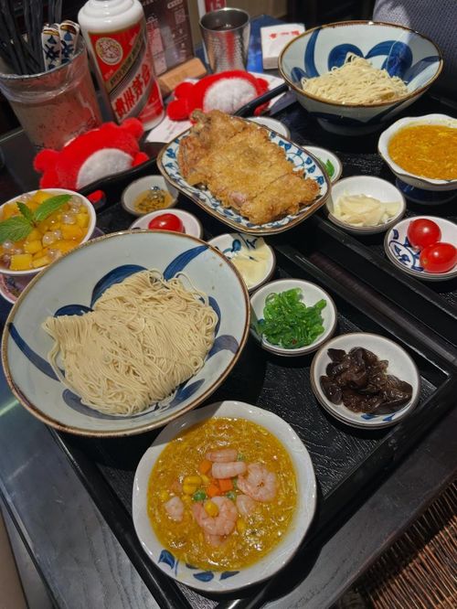  Món mì cua lông là "đặc sản" nhất định phải thử khi đến Thượng Hải. 