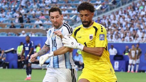 Vozinha có thể sát cánh cùng Messi