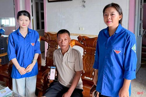 Các đội hình thanh niên tình nguyện góp phần lan tỏa kỹ năng số đến cộng đồng.