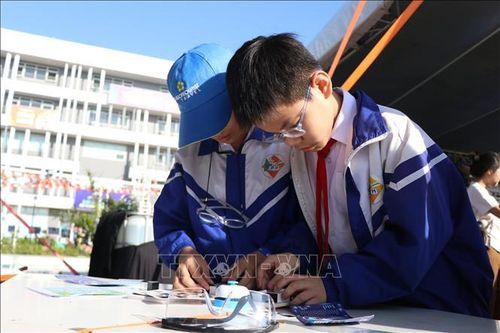 Học sinh tham gia ngày hội Open STEM Day 2026 tại Huế. Ảnh: Mai Trang/TTXVN