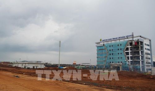 Thi công các hạng mục dịch vụ mặt đất tại sân bay Long Thành. Ảnh: Công Phong - TTXVN