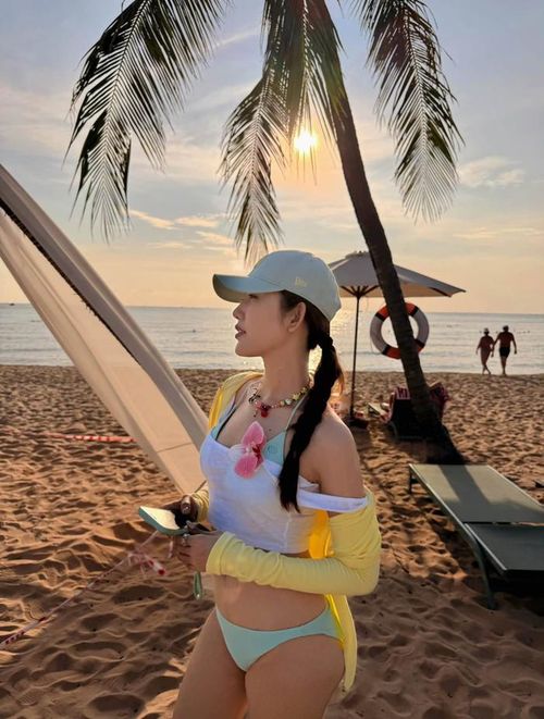 Thúy Ngân từng thoải mái "sống ảo" trong chuyến đi du lịch gần nhất. Ảnh: FBNV