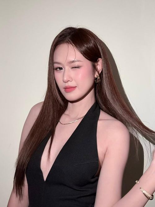 Nhan sắc rạng rỡ của Anh Phạm nhận nhiều sự quan tâm của cộng đồng mạng. (Nguồn: FBNV)