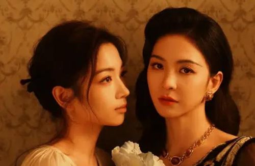 Họa Mộng Lục có sự tham gia của Đới Lộ Oa, Đường Thi Ý và Lâm Bách Duệ, chọn cách kể chuyện tiết chế, tập trung vào những rung động nảy sinh trong quá trình các nhân vật đồng hành cùng nhau. Phim được nhận xét có phần kịch bản tương đối chắc tay, đặc biệt ở tuyến bí ẩn với những nút thắt được cài cắm từ sớm. Tuy nhiên, cách sử dụng các đoạn hồi tưởng, chuyển cảnh và thay đổi góc nhìn khá dày khiến một số khán giả cảm thấy mạch phim đôi lúc bị ngắt quãng. Bù lại, diễn xuất tự nhiên của dàn cast cùng không khí tình cảm nhẹ nhàng vẫn giúp tác phẩm giữ được chỗ đứng trong cuộc đua phim truyền hình tháng 7.