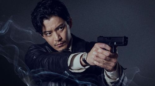 Shun Oguri trong vai nam chính Kenji Okamoto - một thám tử cảnh sát vừa trở lại sau khi bị đình chỉ công tác. Ảnh: Netflix