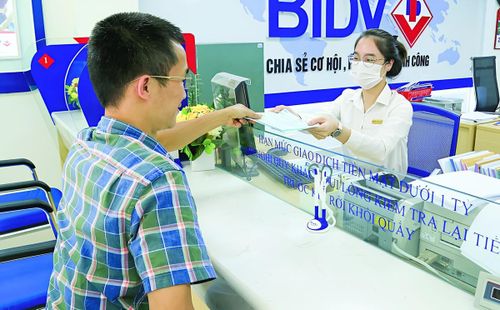 Công việc đòi hỏi sự chính xác cao và áp lực lớn. Ảnh minh họa