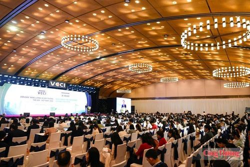Toàn cảnh Diễn đàn “Năng lượng và môi trường thế giới - Việt Nam 2026” diễn ra ngày 8/7, tại Hà Nội. Ảnh: Quốc Tuấn