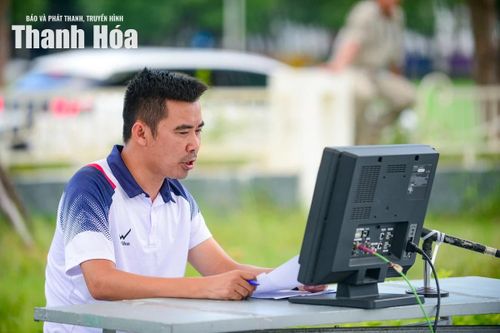Những pha xử lý kỹ thuật đẹp mắt, các tình huống tranh chấp quyết liệt hay những bàn thắng được các bình luận viên phân tích, bình luận kịp thời giúp trận đấu trở nên hấp dẫn hơn, đặc biệt với khán giả theo dõi qua màn hình.