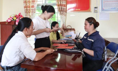  Xã Trường Sơn huy động lực lượng giáo viên am hiểu công nghệ thông tin tham gia các tổ công tác hỗ trợ làm sạch, làm giàu dữ liệu đất đai. 