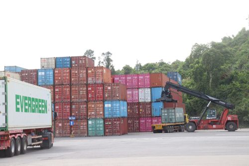 Doanh nghiệp Đà Nẵng cần tập trung vào mảng khai thác logistics. Ảnh: HOÀNG HIỆP