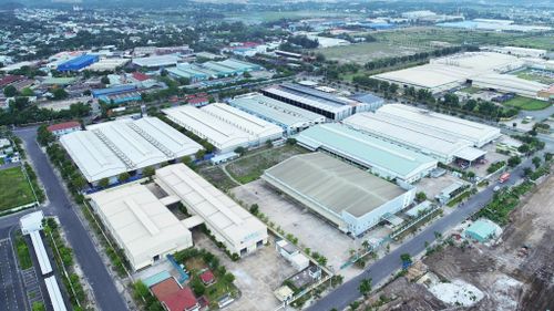 Các doanh nghiệp nhỏ và vừa của thành phố cần chủ động nắm bắt các quy định mới của pháp luật và tận dụng các cơ chế, chính sách mới để phát triển. Ảnh minh họa: HOÀNG HIỆP