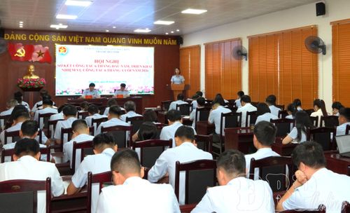 Toàn cảnh hội nghị.