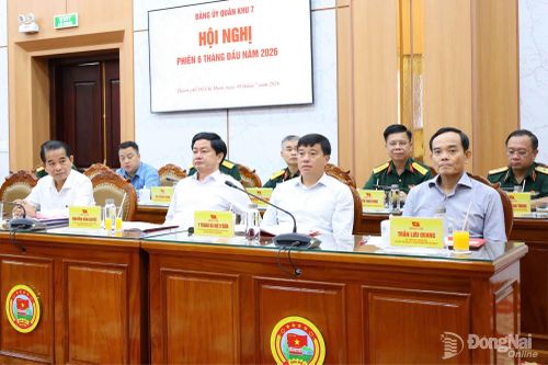 Lãnh đạo các địa phương dự hội nghị. Ảnh: Biện Cường