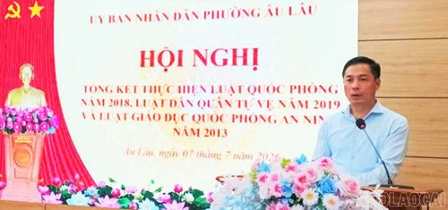 Lãnh đạo UBND phường Âu Lâu phát biểu ý kiến.