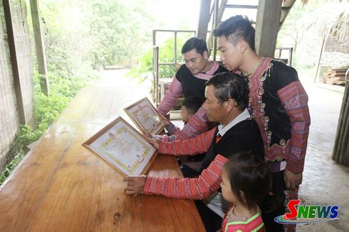 10 năm liên tục (2016 - 2026) dòng họ Hàng đạt danh hiệu “Dòng họ học tập tiêu biểu”.