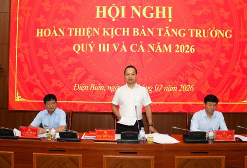 Bí thư Tỉnh ủy Điện Biên phát biểu tại hội nghị.