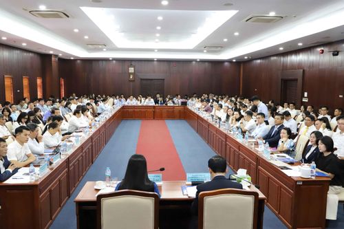 Các tòa án khu vực ở phía Nam và Viện kiểm sát, công ty mua bán nợ tham gia đông đảo Hội thảo của VNBA