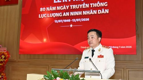 Trung tướng Mai Hoàng, Giám đốc Công an TP Hồ Chí Minh phát biểu tại buổi lễ.