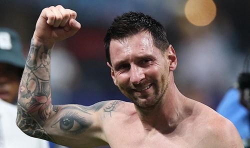Messi trải qua trận đấu đầy cảm xúc, từ tội đồ trở thành người hùng. (Ảnh: Reuters)