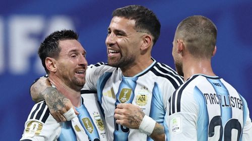 Đội tuyển Argentina giành chiến thắng đầy cảm xúc trước Ai Cập.