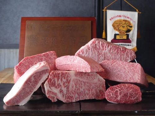 Người Nhật Bản có quy trình khắt khe để khiến thịt bò Kobe luôn khan hiếm. (Ảnh: KKday)