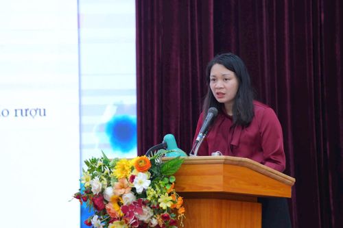 Phó Chủ tịch UBND phường Việt Hưng Nguyễn Thanh Thủy phát biểu tại Hội nghị. Ảnh: PV