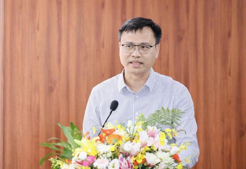 Ông Trần Thanh Đạm, Cục trưởng Cục Giáo dục nghề nghiệp và Giáo dục thường xuyên (Bộ Giáo dục và Đào tạo) thông tin tại hội nghị. Ảnh: Moet
